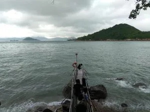 Morgan香港生活記事23 - 堅尼地城:科士街石牆樹、西環泳棚、西環貨櫃碼頭 & 西營盤:地鐵口浮雕 & 中環:半山手扶梯、嘉鹹街壁畫、PMQ 元創方 中心