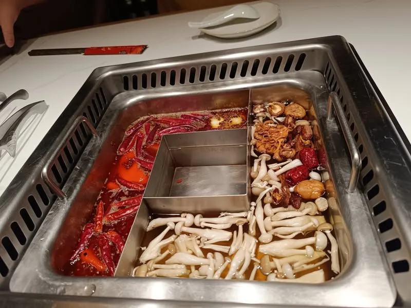 台中 老虎城B1 重慶火鍋緋花