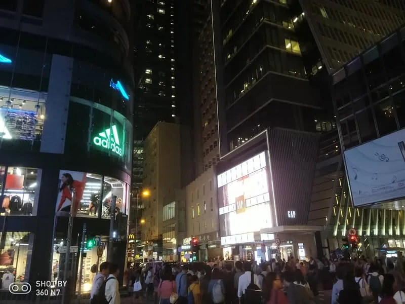 香港 中環 萬宜大樓 & 蘭桂坊