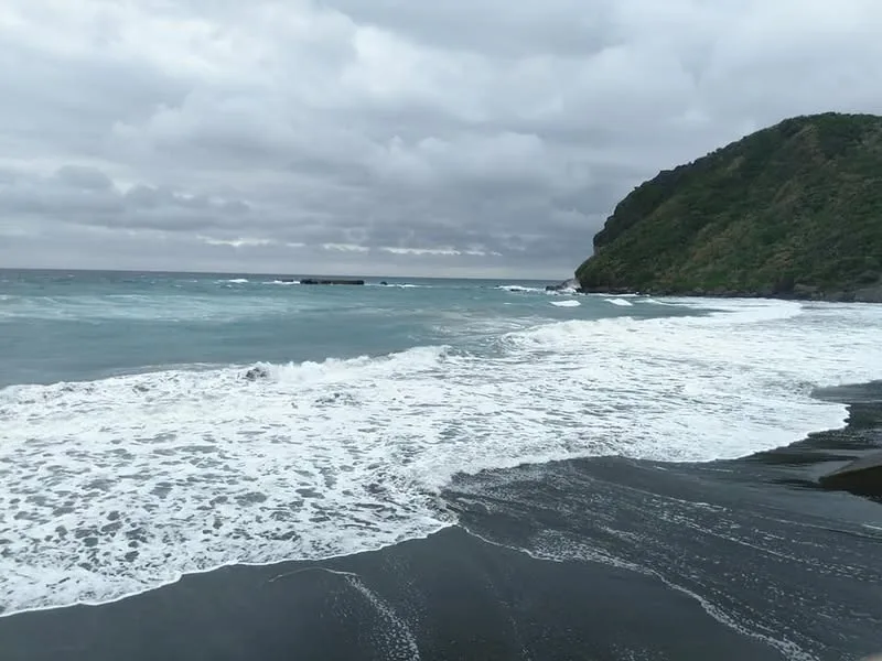 花蓮 鹽寮、牛山呼庭、新社梯田、芭崎、  磯崎浴場、親不知子斷崖、石門March 洞、  石梯坪、秀姑巒溪終點長虹橋、北迴歸線碑