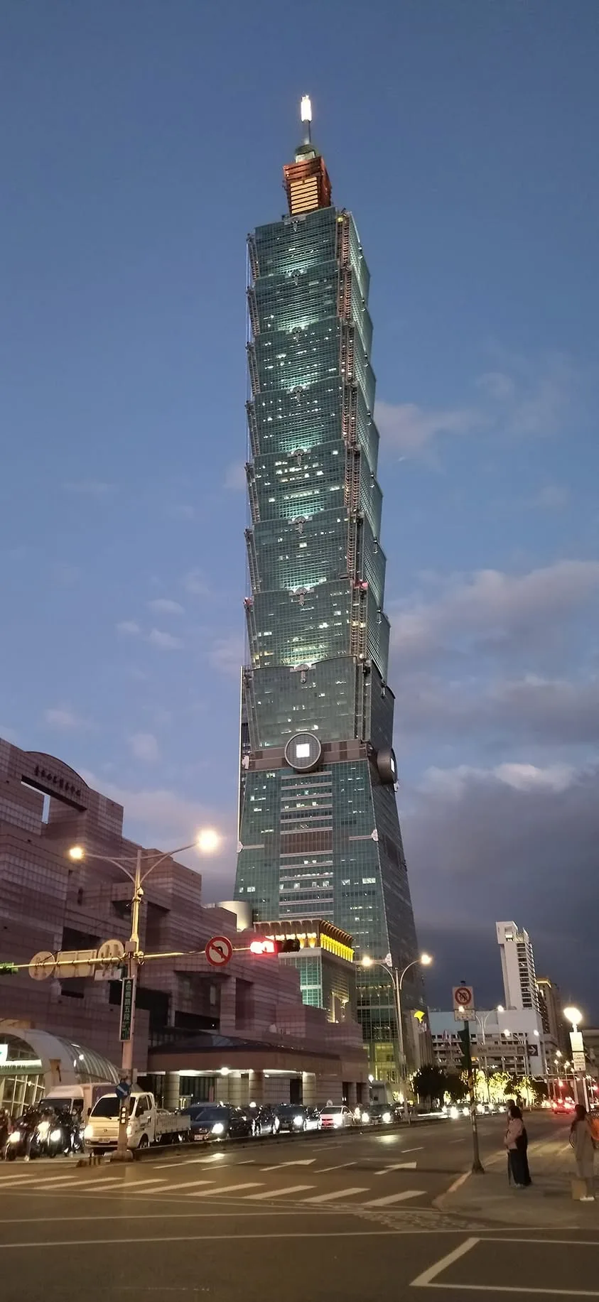 台北 101 &  通化街巷內 亞傑客斯 餐酒館