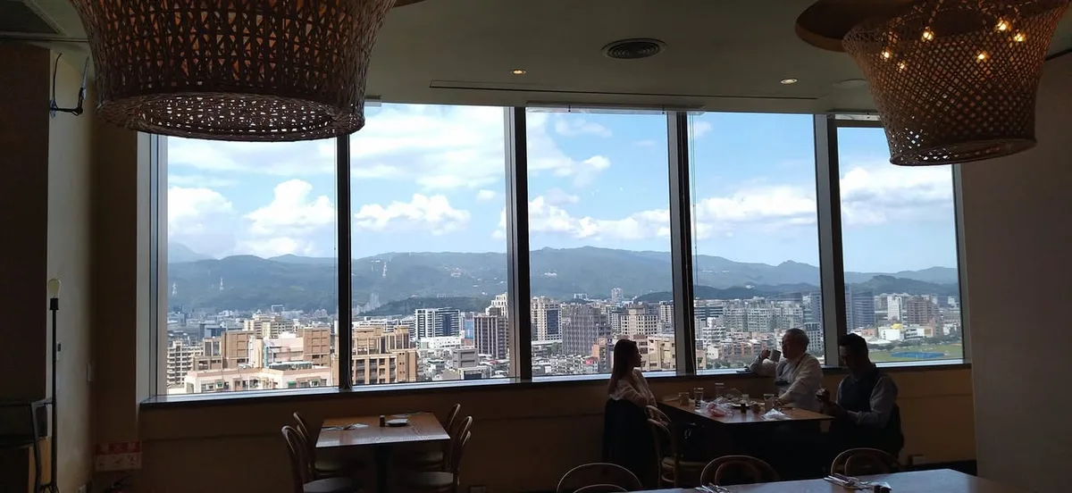 台北 松山意舍酒店 17F QUE 餐廳