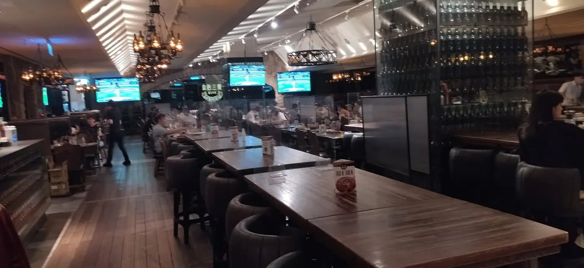 台北 京站4F 金色三麥