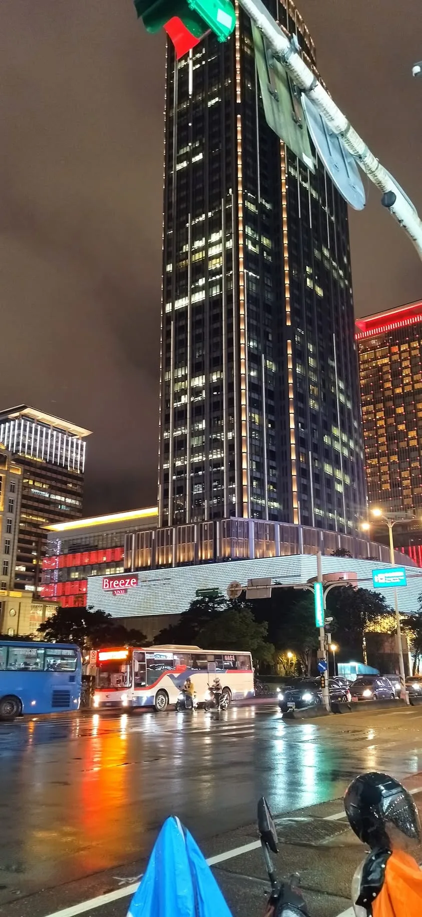 台北 市政府站 新村站著吃烤肉