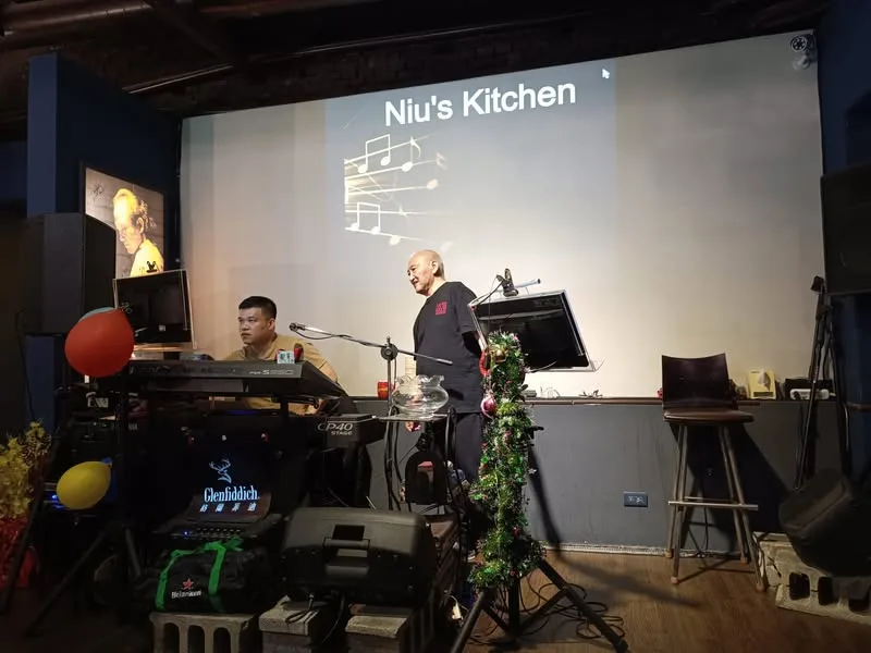 台中 西屯路 鈕吧音樂餐廳