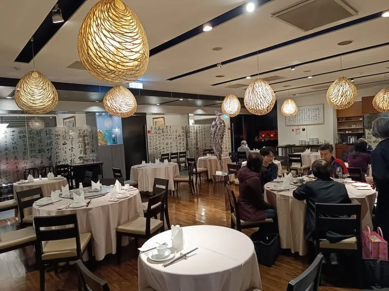 台北 復興南路 真的好海鮮餐廳、科技大樓 天藏地酒 (已改名: Jdan's wine cellars)