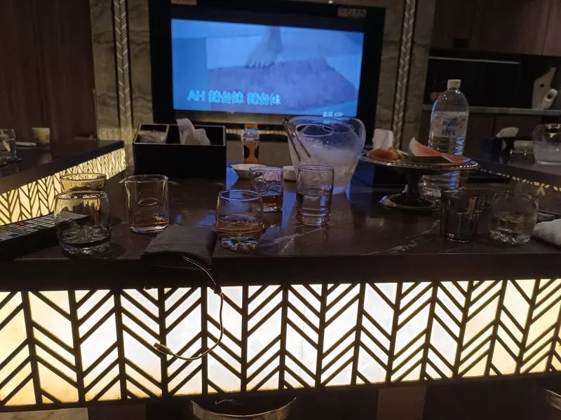 台北 東區 唱歌喝酒