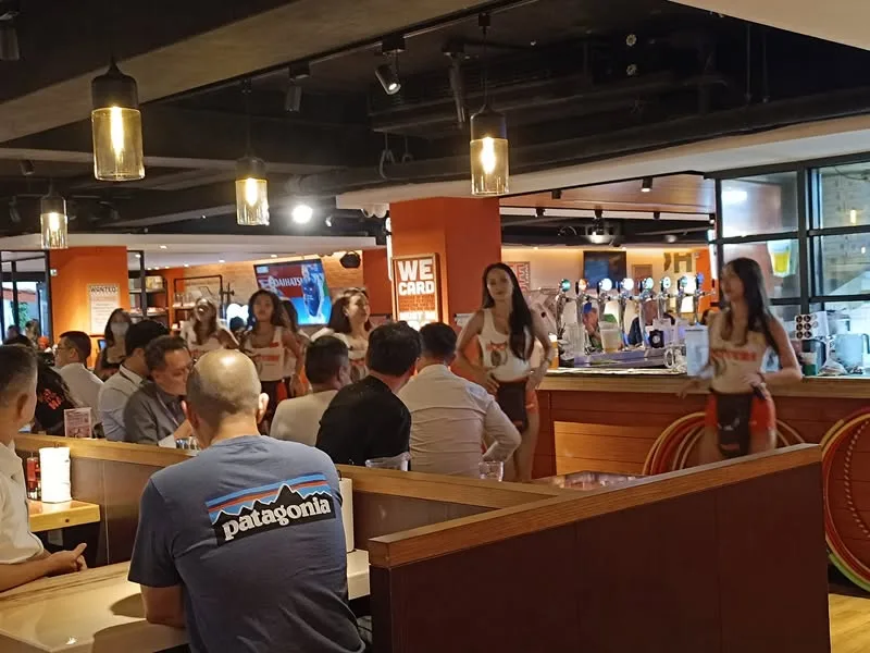 台北 慶城街 Hooters