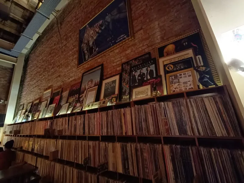 台北 華山文創園區 黑膠咖啡