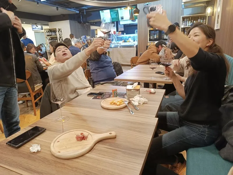 台北 WinesWee 微風店