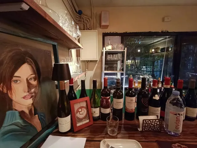 台北 民生社區  Black Bottle 2