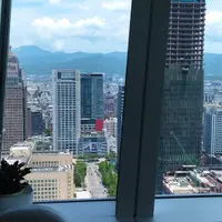 台北 微風南山7F UMAMI 金色三麥 1