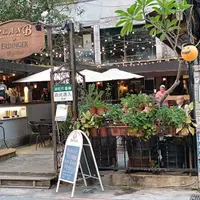 台北 敦化南路巷內 Plan B 歐陸街頭市集小酒館 1