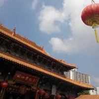 香港 彌敦道 頂好海鮮酒樓、黃大仙廟求籤、 太平山頂看風景、翠華茶餐廳下午茶、 晚上星光大道、維多利亞港 幻彩詠香江秀