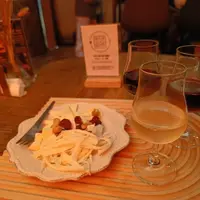 HALF CUP 紅白酒吧